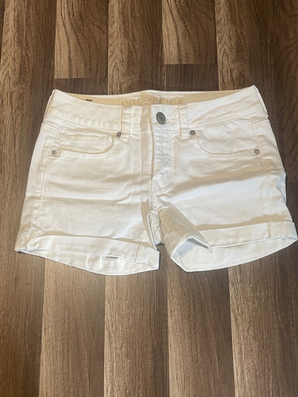 White American Eagle Midi shorts Size 2